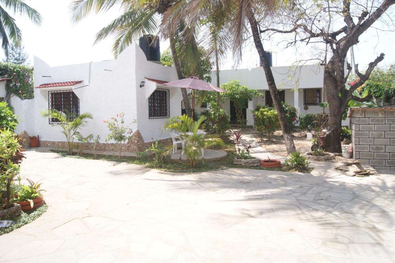 Luciano & Grace Apartments Watamu Exterior photo